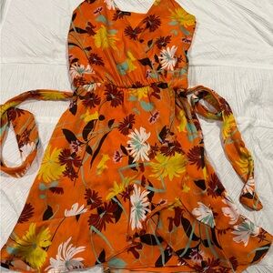 KRISA -XS - beautiful flowy dress. It runs bigger than normal XS.